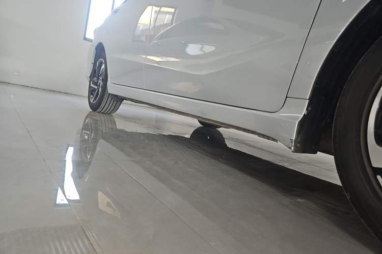 Used Honda Envix 2022 Lingpai Hybrid 1.5L Pure Enjoyment Version Right Side Sill