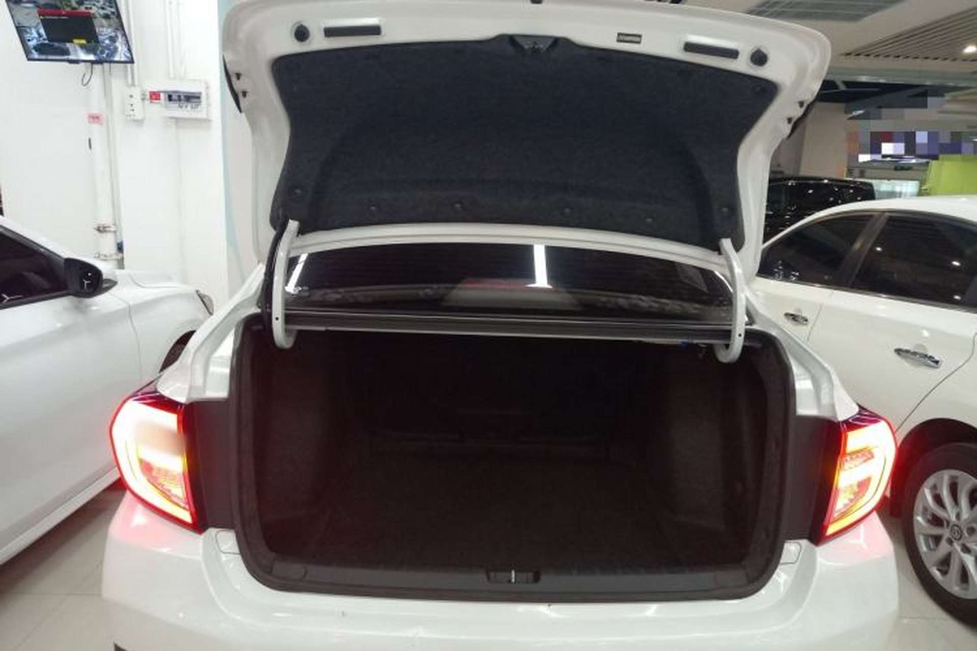 Used Honda Envix 2022 180TURBO CVT Comfort Version Trunk