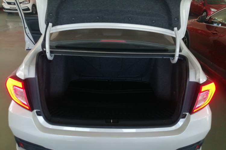 Used Honda Envix 2022 180TURBO CVT Comfort Version Trunk