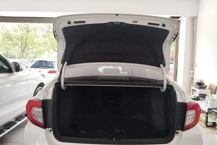 Used Honda Envix 2022 180TURBO CVT Enjoy Edition Trunk