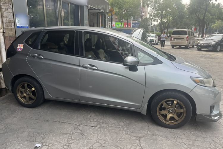 Used Honda Fit 2014 1.5L SE CVT Fashion Model Exterior 4