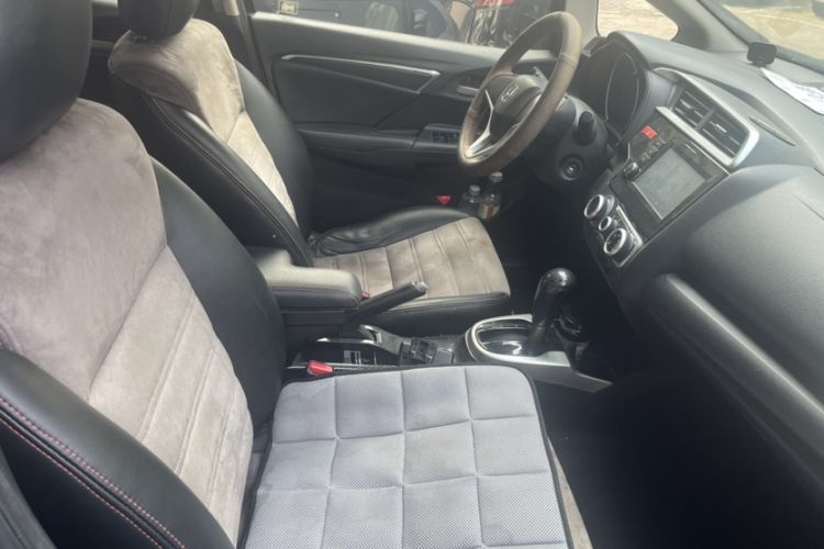 Used Honda Fit 2014 1.5L SE CVT Fashion Model Interior 3