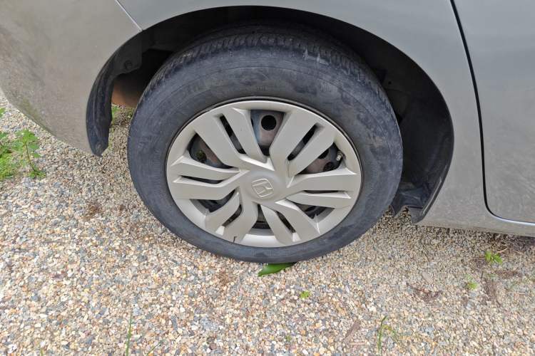 Used Honda Fit 2014 1.5L LX CVT Comfort Model Right Rear Wheel Hub