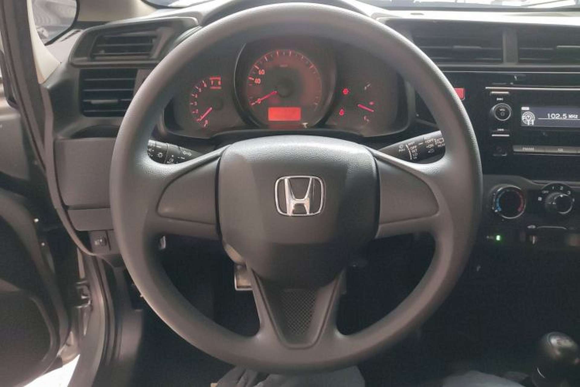 Used Honda Fit 2014 1.5L LX Manual Comfort Model Steering Wheel
