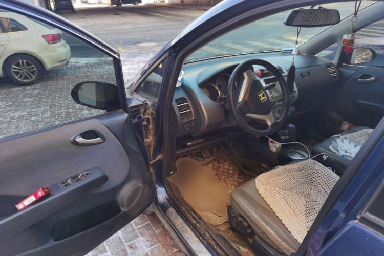 Used Honda Fit 2004 1.5L CVT Driver Seat