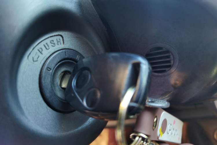 Used Honda Fit 2004 1.5L CVT Vehicle Key