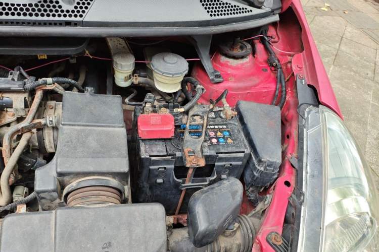Used Honda Fit 2004 1.5L manual Engine Bay Left