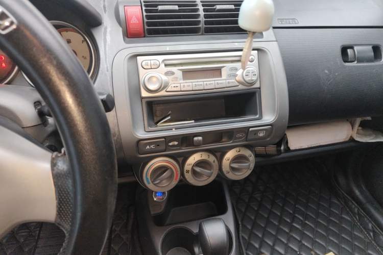 Used Honda Fit 2004 1.5L CVT Audio And AC Panel