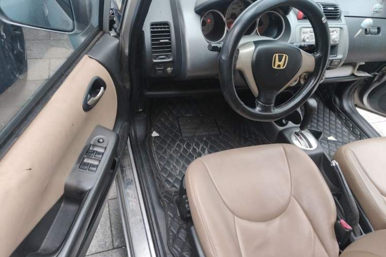 Used Honda Fit 2004 1.5L CVT Driver Seat