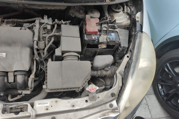 Used Honda Fit 2004 1.5L CVT Engine Bay Left