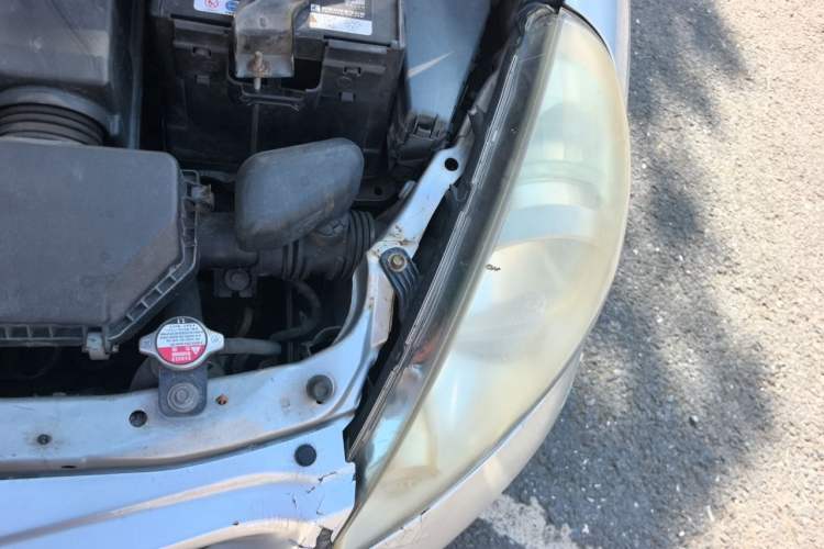 Used Honda Fit 2004 1.5L CVT Engine Bay Left