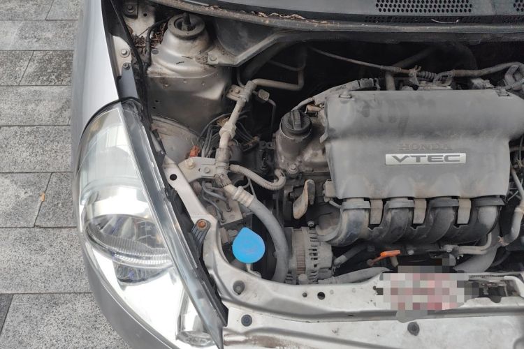 Used Honda Fit 2004 1.5L CVT Engine Bay Right