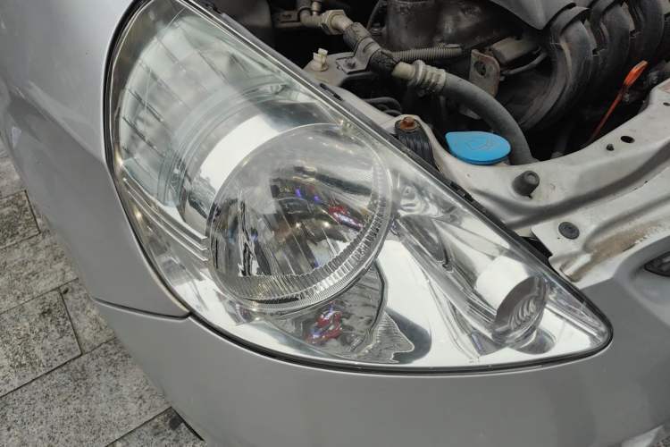 Used Honda Fit 2004 1.5L CVT Right Front Headlight