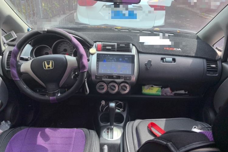 Used Honda Fit 2004 1.5L CVT Center Console