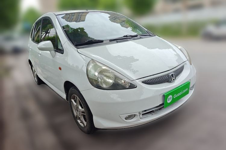 Used Honda Fit 2004 1.3L manual Front Right 45 Deg