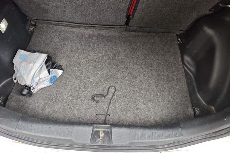Used Honda Fit 2004 1.3L manual Trunk