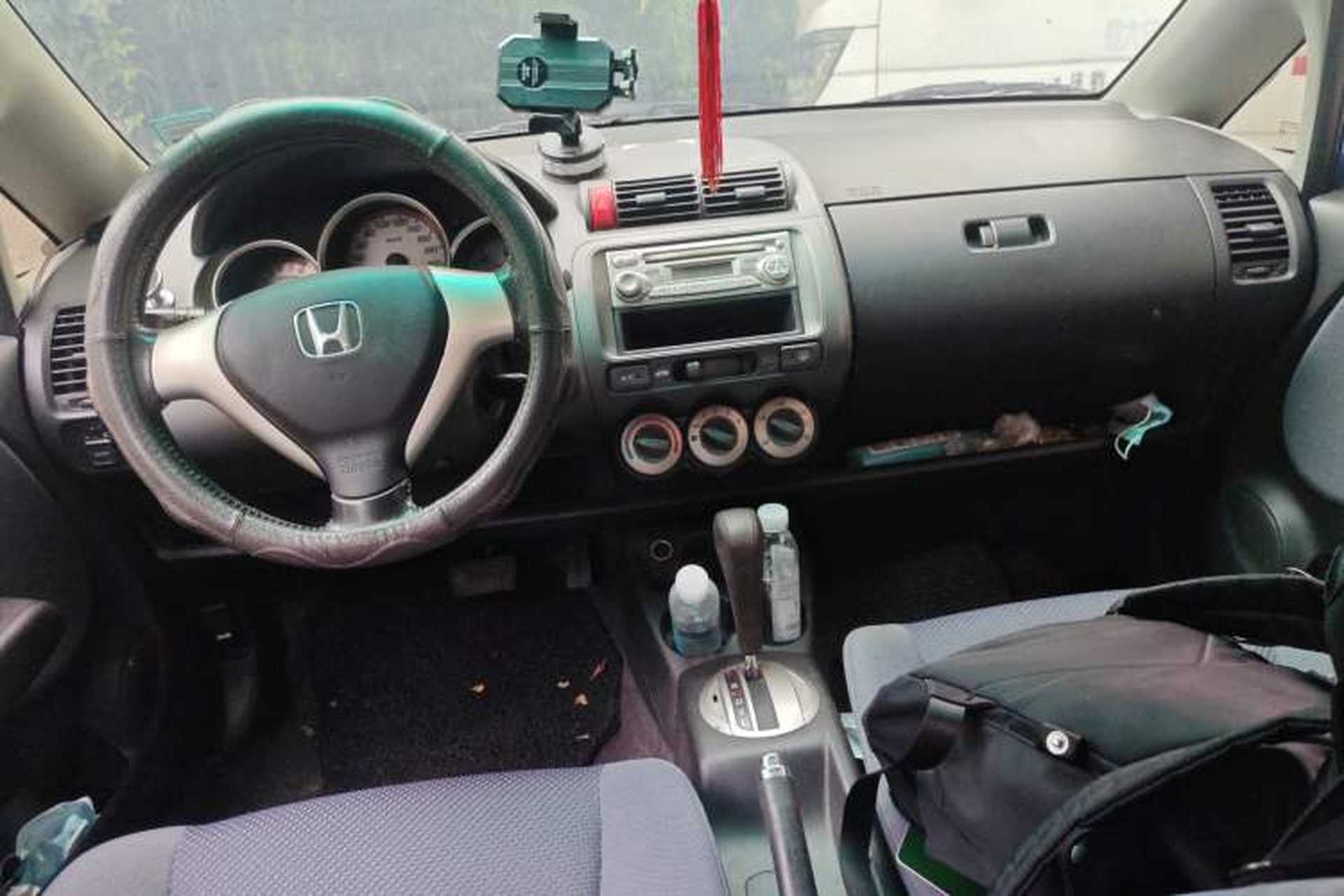 Used Honda Fit 2007 1.5L CVT Comfort Edition Center Console
