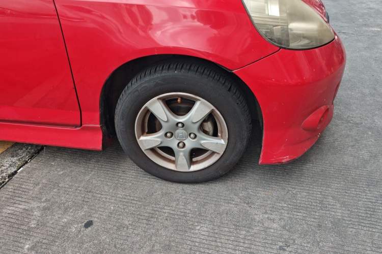 Used Honda Fit 2007 1.5L CVT Comfort Edition Right Front Wheel Hub