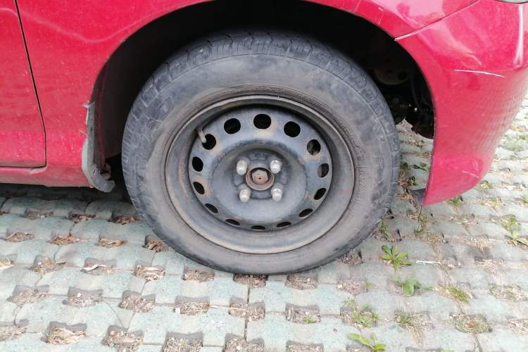 Used Honda Fit 2007 1.3L manual standard version Right Front Wheel Hub