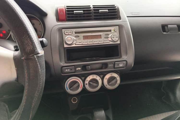 Used Honda Fit 2007 1.3L CVT Comfort Edition Audio And AC Panel