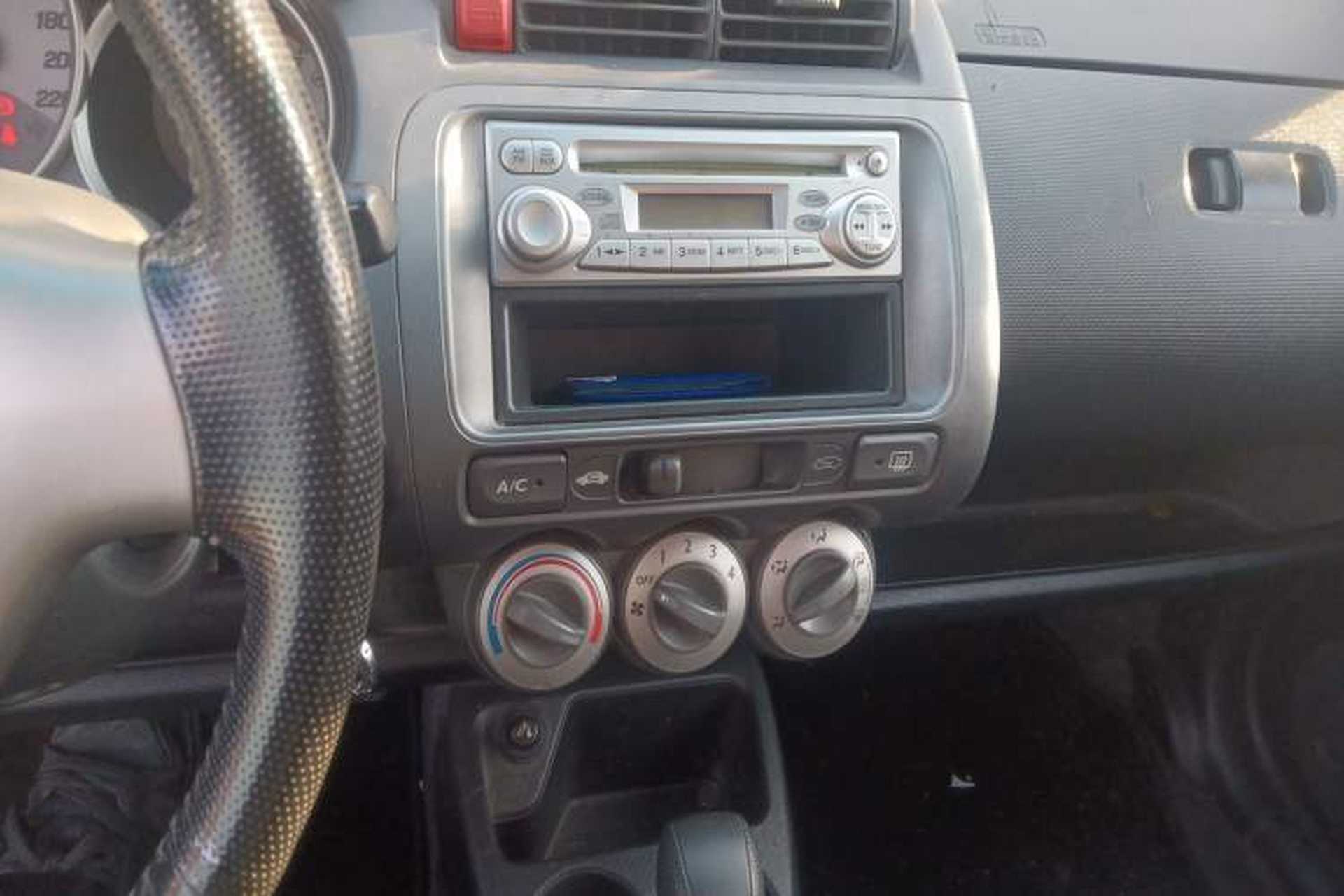 Used Honda Fit 2007 1.5L CVT Comfort Edition Audio And AC Panel