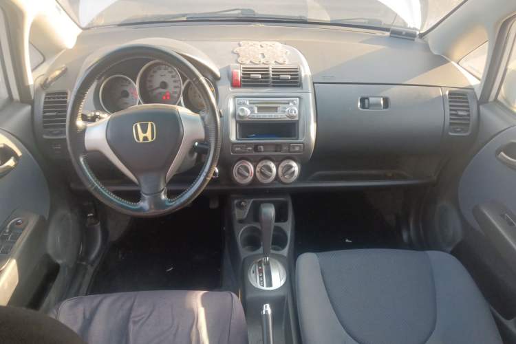 Used Honda Fit 2007 1.5L CVT Comfort Edition Center Console