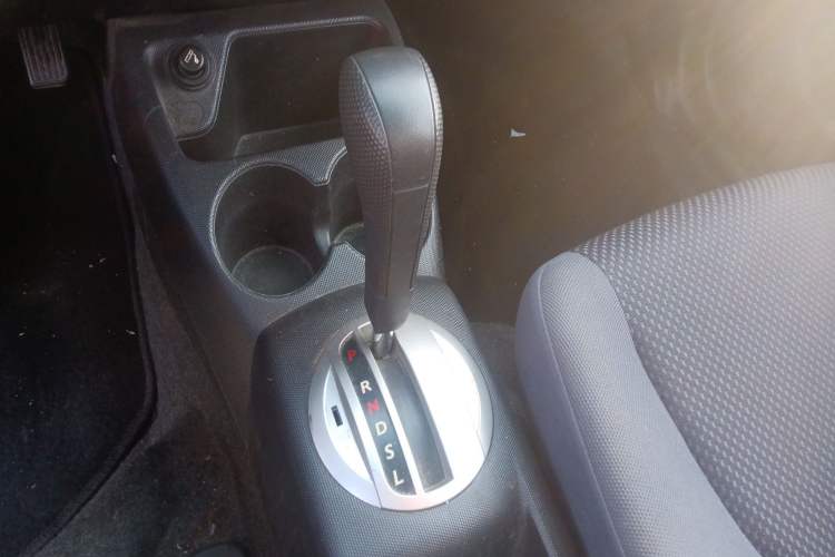 Used Honda Fit 2007 1.5L CVT Comfort Edition Gear Lever