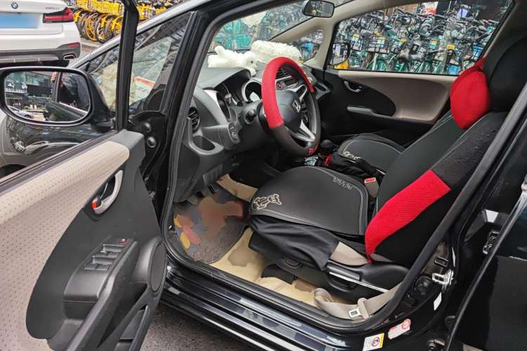 Used Honda Fit 2008 1.5L manual luxury version Driver Seat