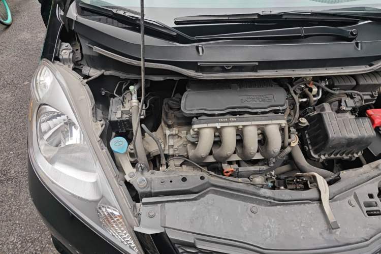 Used Honda Fit 2008 1.5L manual luxury version Engine Bay Right