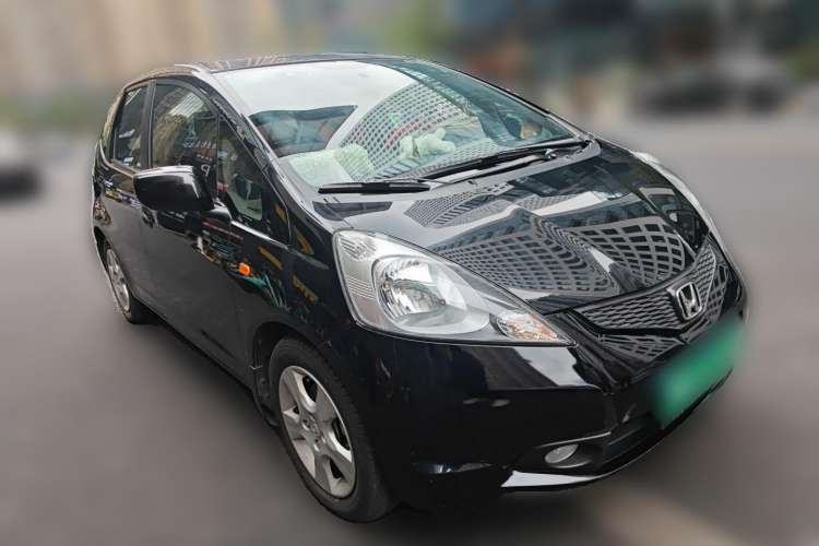 Used Honda Fit 2008 1.5L manual luxury version Front Right 45 Deg