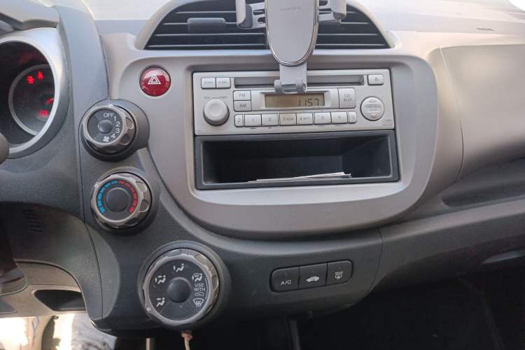 Used Honda Fit 2008 1.3L manual comfort version Audio And AC Panel