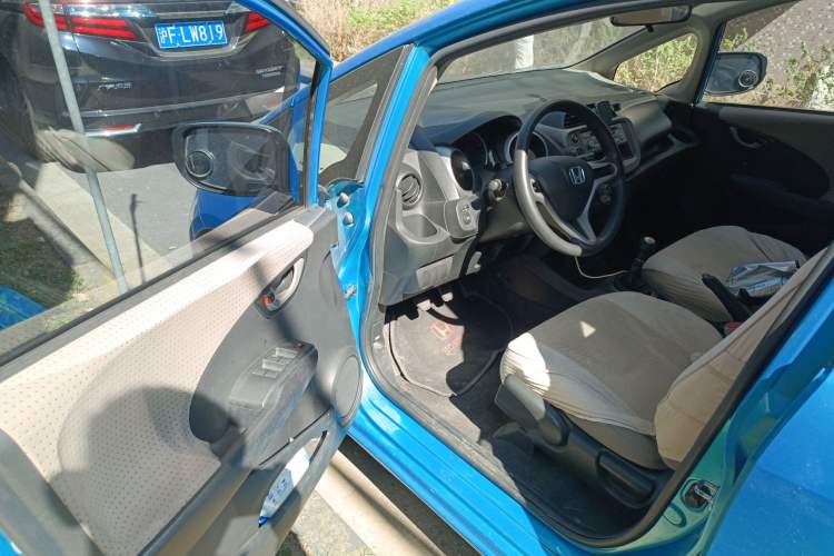 Used Honda Fit 2008 1.3L manual comfort version Driver Seat