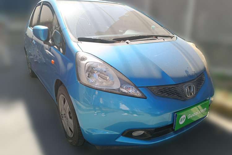 Used Honda Fit 2008 1.3L manual comfort version Front Right 45 Deg