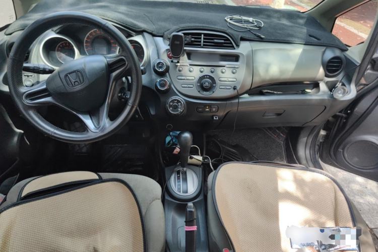Used Honda Fit 2008 1.5L automatic luxury edition Center Console