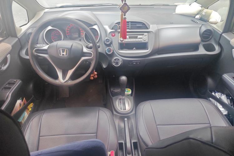 Used Honda Fit 2008 1.3L automatic comfort version Center Console