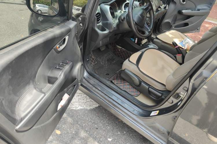 Used Honda Fit 2008 1.5L automatic luxury edition Driver Seat