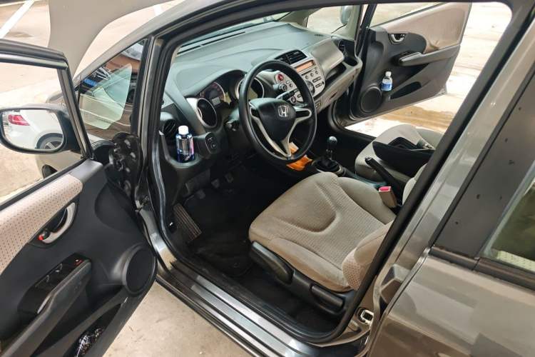 Used Honda Fit 2008 1.3L manual comfort version Driver Seat