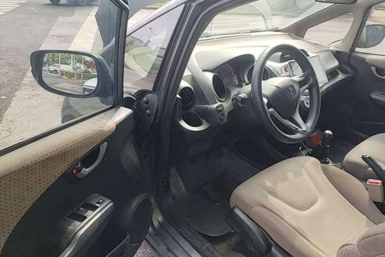Used Honda Fit 2008 1.5L manual luxury version Driver Seat