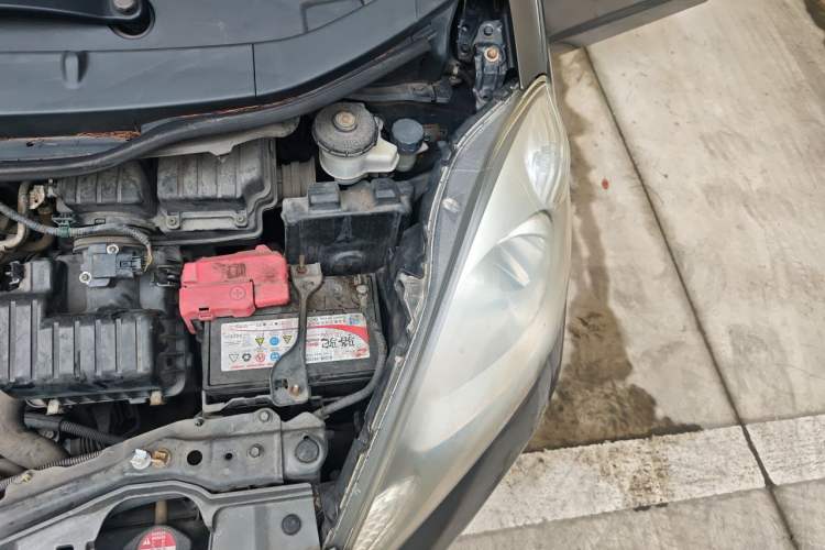 Used Honda Fit 2008 1.3L manual comfort version Engine Bay Left