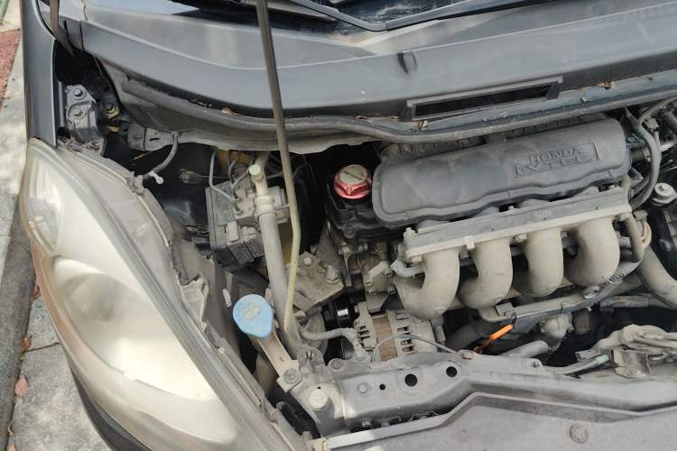 Used Honda Fit 2008 1.5L automatic luxury edition Engine Bay Right