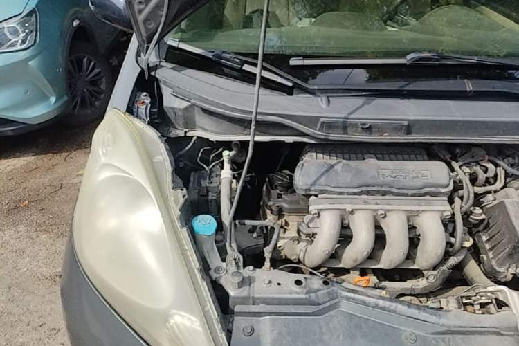 Used Honda Fit 2008 1.5L manual luxury version Engine Bay Right
