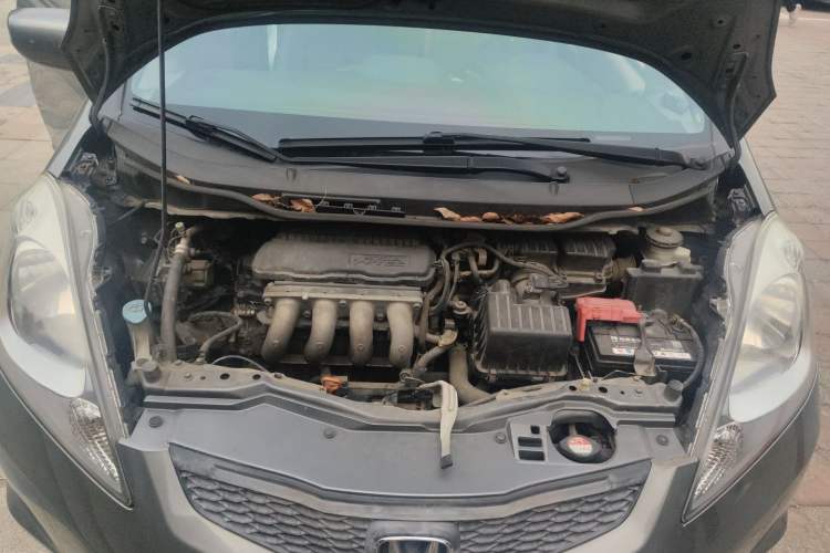 Used Honda Fit 2008 1.5L automatic luxury edition Engine Bay