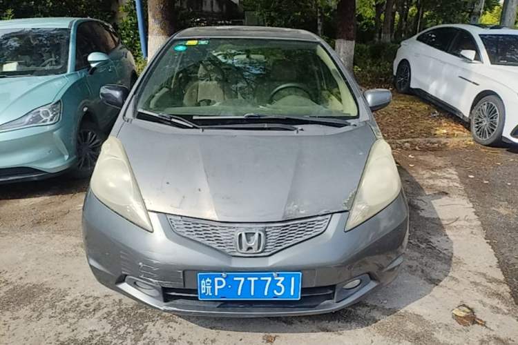 Used Honda Fit 2008 1.5L manual luxury version Front