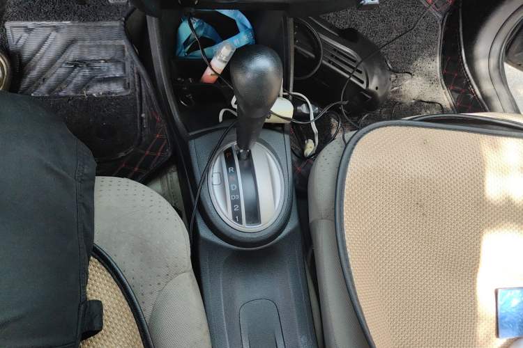Used Honda Fit 2008 1.5L automatic luxury edition Gear Lever