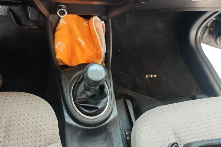 Used Honda Fit 2008 1.3L manual comfort version Gear Lever