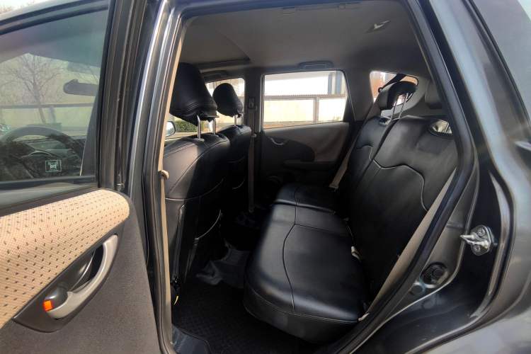Used Honda Fit 2008 1.5L automatic luxury edition Interior 3