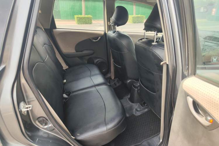 Used Honda Fit 2008 1.5L automatic luxury edition Interior 5