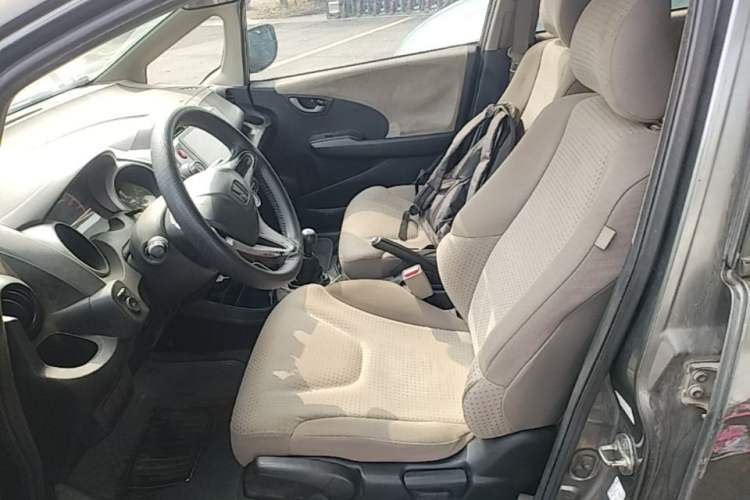 Used Honda Fit 2008 1.5L manual luxury version Left Front Seat