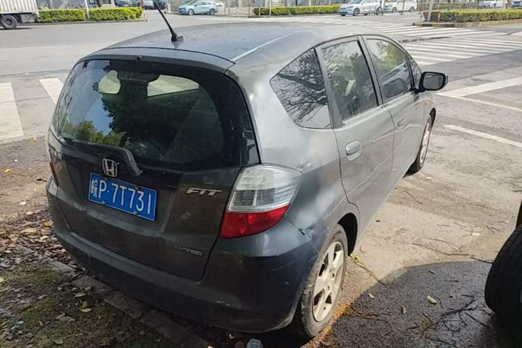 Used Honda Fit 2008 1.5L manual luxury version Rear Right 45 Deg