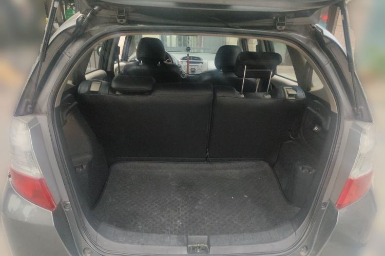 Used Honda Fit 2008 1.5L automatic luxury edition Trunk